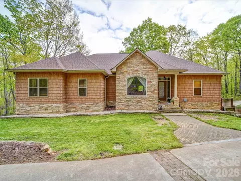 135 Boulder Ridge Dr, Denton, NC 27239