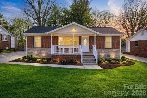 225 Brevard St, Statesville, NC 28677