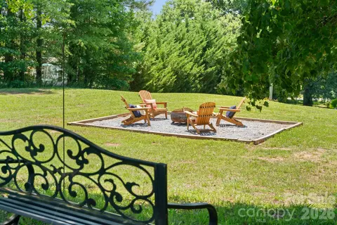 Exterior - 527 Floyd Blackwell Rd, Tryon, NC 28782 photo 5 of 10