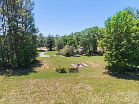 Exterior - 527 Floyd Blackwell Rd, Tryon, NC 28782 photo 10 of 10