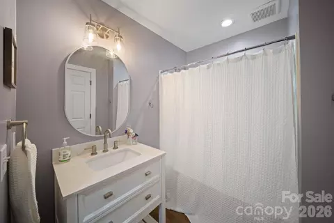 Bath - 527 Floyd Blackwell Rd, Tryon, NC 28782 photo 8 of 8