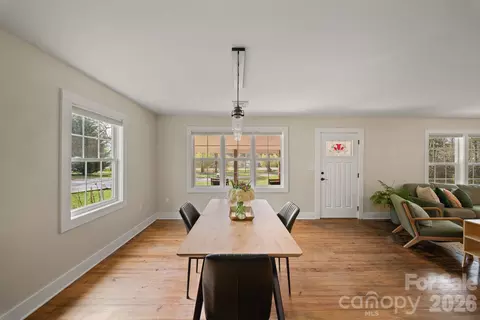 Dining - 527 Floyd Blackwell Rd, Tryon, NC 28782 photo 2 of 2