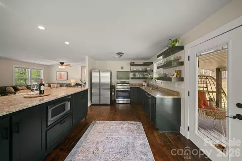 Kitchen - 527 Floyd Blackwell Rd, Tryon, NC 28782 photo 2 of 4