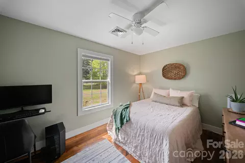 Bedroom - 527 Floyd Blackwell Rd, Tryon, NC 28782 photo 2 of 3