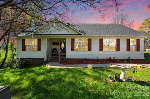 129 Falling Leaf Ln, Statesville, NC 28677