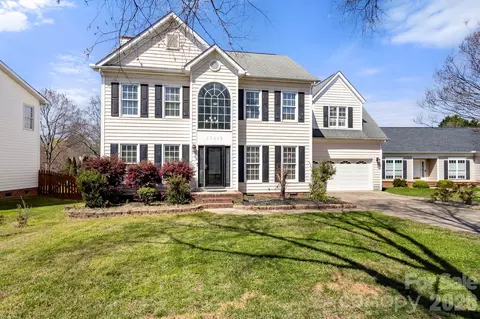 10413 Friarsgate Rd, Huntersville, NC 28078
