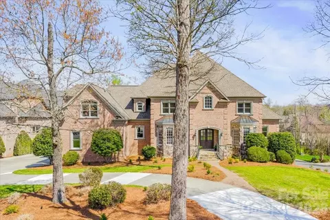 1900 Funny Cide Dr, Waxhaw, NC 28173