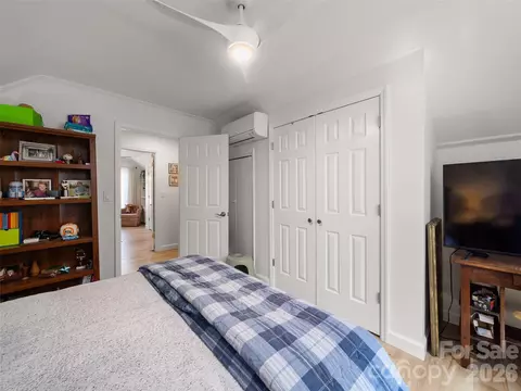 Bedroom - 31 Elseetos Dr, Brevard, NC 28712 photo 3 of 5