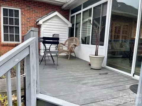 Exterior - 4945 Brookridge Ne Dr NE, Hickory, NC 28601 photo 5 of 8