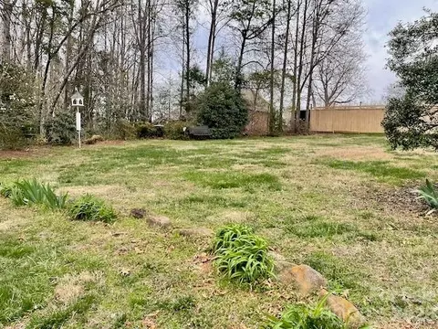 Exterior - 4945 Brookridge Ne Dr NE, Hickory, NC 28601 photo 7 of 8