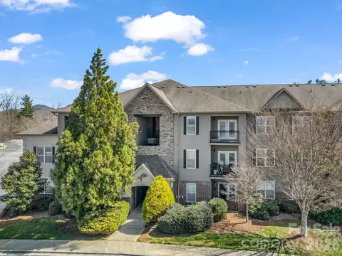 291 Brickton Village 304 Cir #304, Fletcher, NC 28732