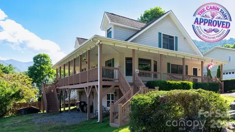 60 Rolling Ln, Maggie Valley, NC 28751