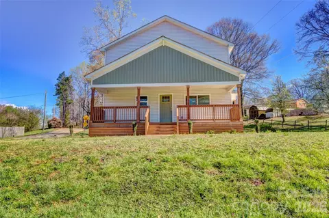 902 N Mountain St, Cherryville, NC 28021