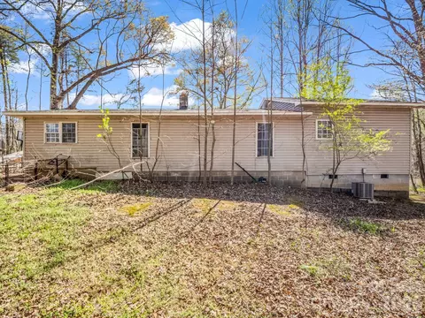 Exterior - 140 Fire Tower Rd, Mill Spring, NC 28756 photo 4 of 7