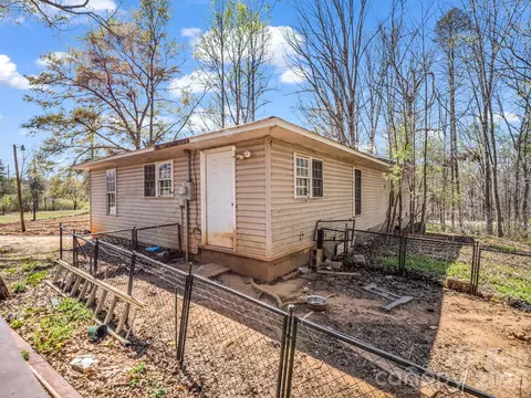 Exterior - 140 Fire Tower Rd, Mill Spring, NC 28756 photo 6 of 7