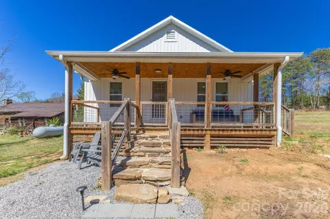 98 Poplar Springs Rd, Hiddenite, NC 28636
