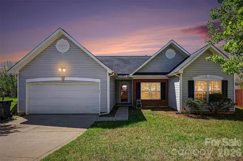 4011 Lakota Ct, Charlotte, NC 28269