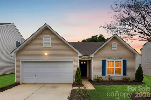 727 Almora Dr, Charlotte, NC 28216