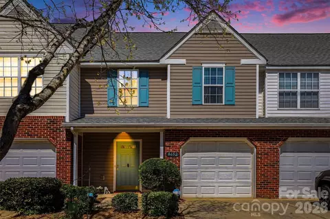 8652 Robinson Forest Dr, Charlotte, NC 28277