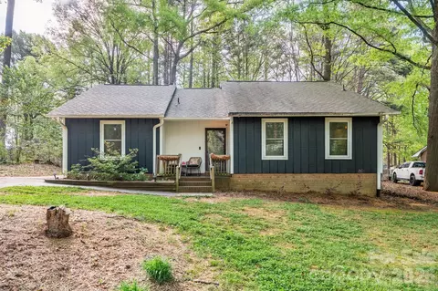 20133 Floral Ln, Cornelius, NC 28031