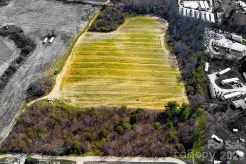 Mohican Trail, Hendersonville, NC 28726