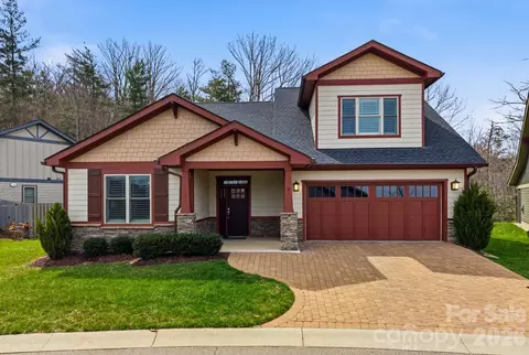2 Lifestyle Ct, Arden, NC 28704