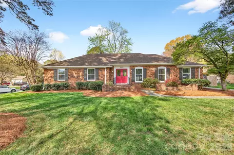 10932 Blue Heron Dr, Charlotte, NC 28226