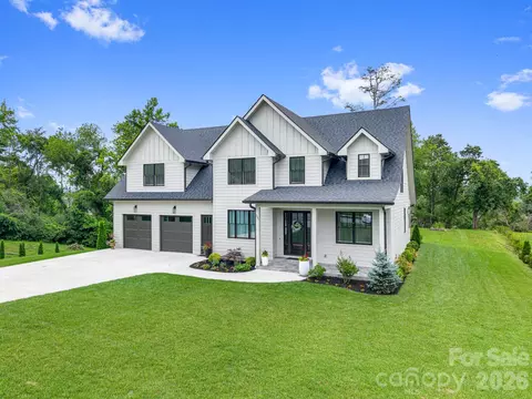 301 Rockbridge Rd, Mills River, NC 28759
