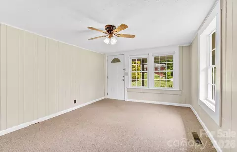 Living - 438 Loop Rd, Hendersonville, NC 28792 photo 5 of 9