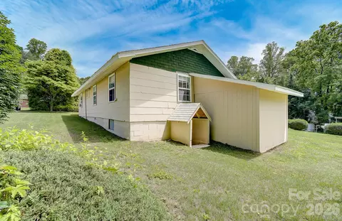 Exterior - 438 Loop Rd, Hendersonville, NC 28792 photo 7 of 9