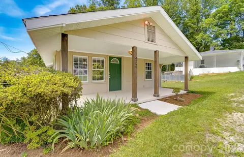 Exterior - 438 Loop Rd, Hendersonville, NC 28792 photo 5 of 9