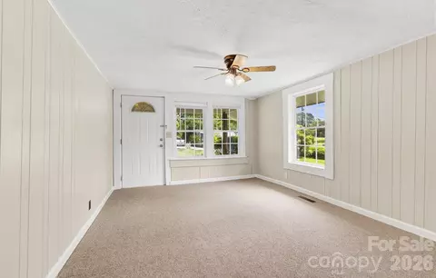 Living - 438 Loop Rd, Hendersonville, NC 28792 photo 2 of 9