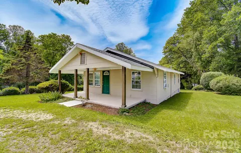 Exterior - 438 Loop Rd, Hendersonville, NC 28792 photo 9 of 9