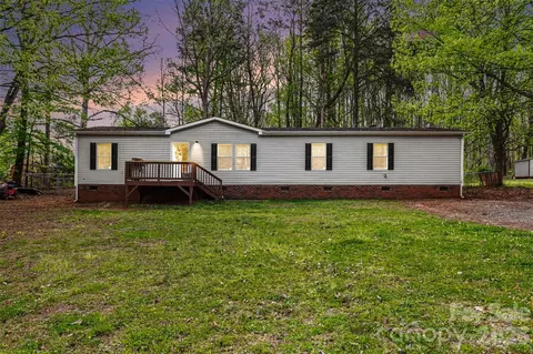 5139 Pine Springs Dr, Bessemer City, NC 28016