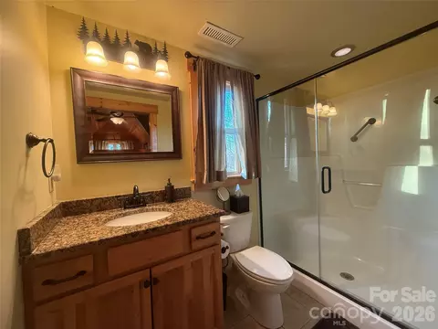 Bath - 476 Double Eagle Dr, Nebo, NC 28761 photo 1 of 3