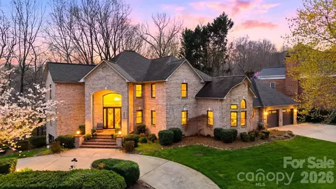 4624 9th Ne St NE, Hickory, NC 28601