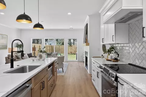 1802 Vinton St, Charlotte, NC 28216