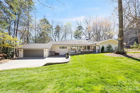 6 Pine Knoll Dr, Lake Wylie, SC 29710