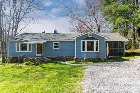 215 Browning Ave, Hendersonville, NC 28791