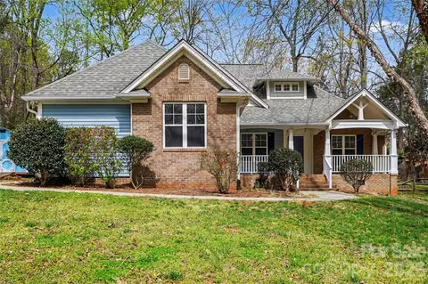 437 Hillcrest Dr, Harrisburg, NC 28075