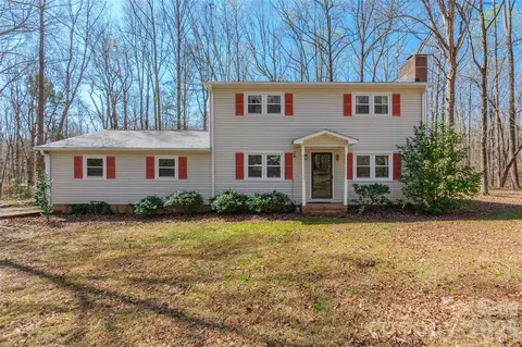 3568 Briarcliff Acres Dr, Lincolnton, NC 28092