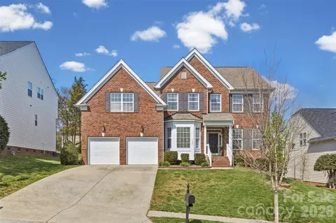 7824 Whisperingwood Dr, Harrisburg, NC 28075
