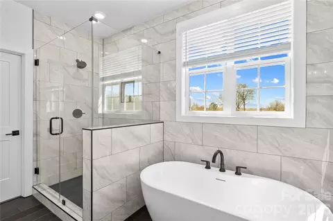 Bath - 160 Galliher Rd, Harmony, NC 28634 photo 2 of 5