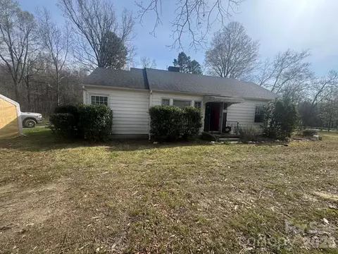 3761 W Greensboro Chapel Hill Rd, Liberty, NC 27298