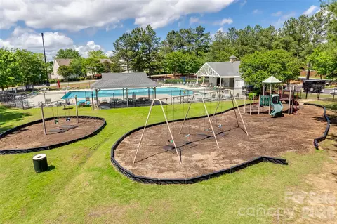 Exterior - 1114 Sienna Sand Way, Fort Mill, SC 29708 photo 5 of 7