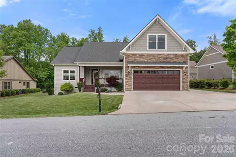 806 Blacksmith Run Dr, Hendersonville, NC 28792