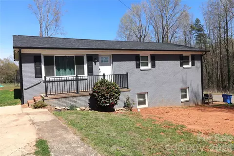 2510 Middleton Dr, Gastonia, NC 28054