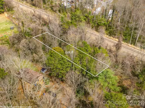 99999 Summit B Ave #B, Asheville, NC 28803