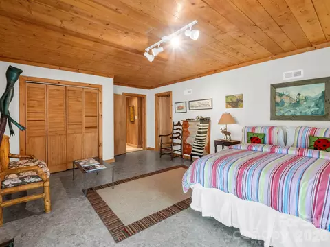 Bedroom - 780 Rixhaven Dr, Saluda, NC 28773 photo 6 of 6