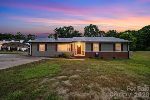 3832 Elkwood Ct, Concord, NC 28025
